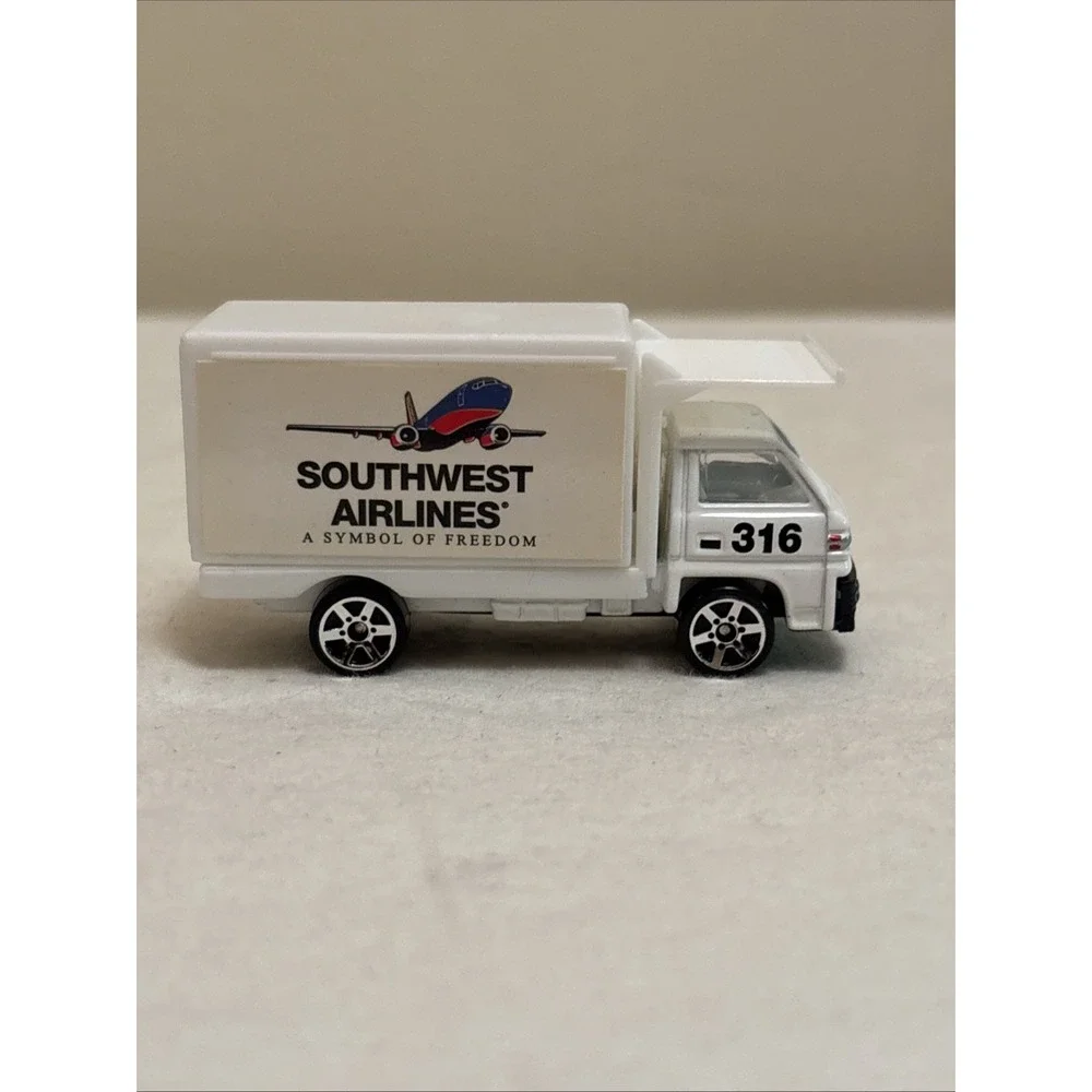 Realtoy Airport Vehicle Lot Boeing United Southwest American Airlines Diecast